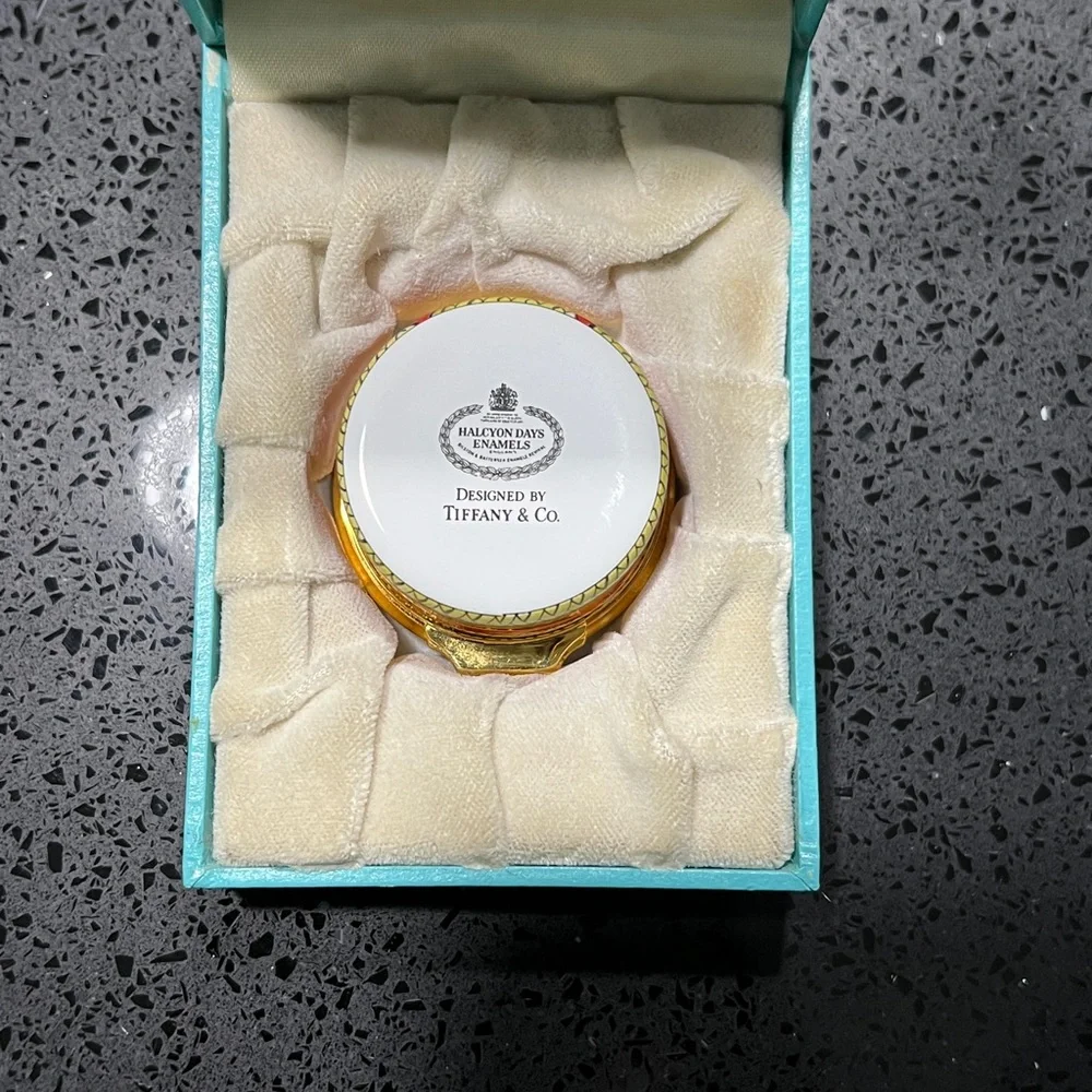 Happy‎ birthday trinket box